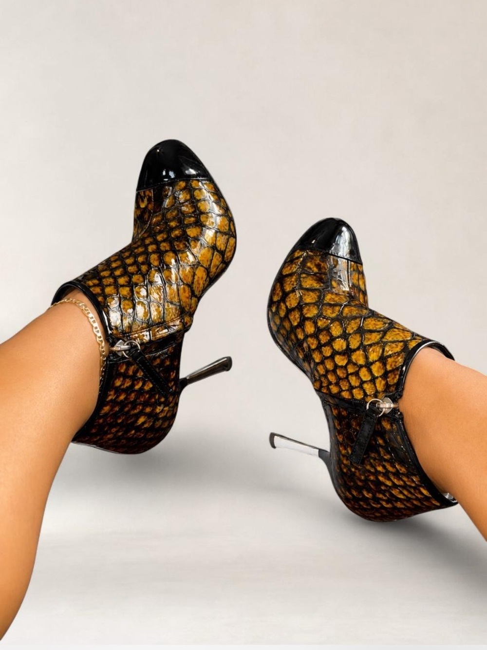 Vintage GIUSEPPE ZANOTTI crocodile embossed patent leather boots sz 38